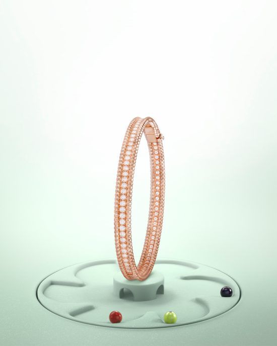 Браслет Perlée diamants, 1 ряд, розовое золото, бриллианты, модель среднего размера. Коллекция Perlée, Van Cleef & Arpels